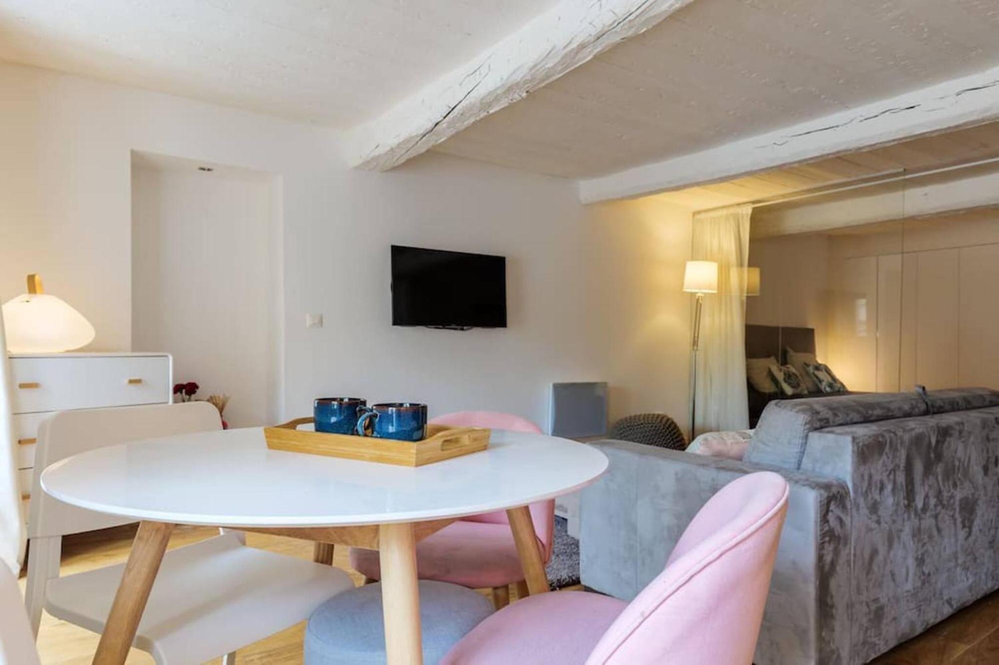 Joli Loft Entre Le Vieux Et Le Port Apartment